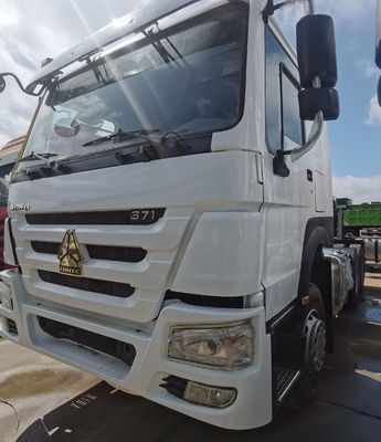 Towing Semi Trailer 371HP HOWO Heavy Duty Tractor with 1000L Fuel Tank Euro2/Euro3/Euro4