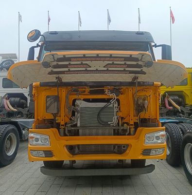 Sinotruck 6X4 Tractor Truck with Powerful Diesel Engine and Hydraulic Steering System