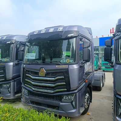 Customized 2024 HOWO LNG Tractor Truck 480HP to 700HP for Transportation
