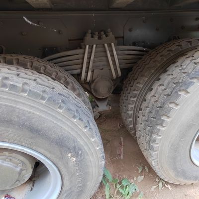 6X4 Sinotruk Dump Truck Chassis Heavy Duty Carbon Steel Cargo Box Engine Capacity 4-6L