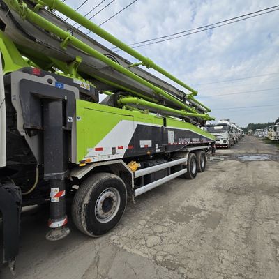 Sinotruk Chassis Heavy Equipment Parts Tyre and Customized Request with Steering