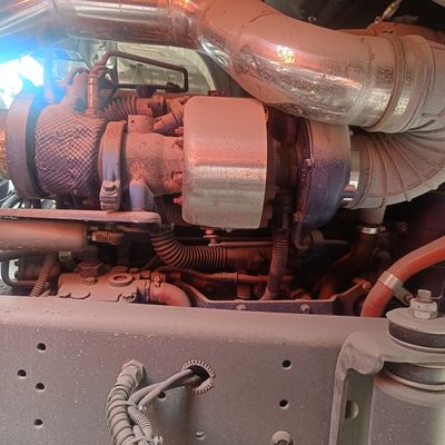 Diesel Sinotruk 6X4 Dump Truck with ISO Certification Tyres and Hydraulic Steering