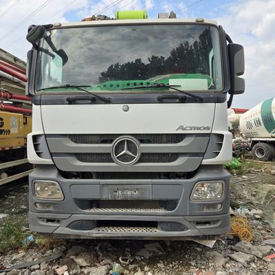 8×4 Drive Wheel Sinotruk Chassis Truck-Mounted Concrete Pump with Power Steering System