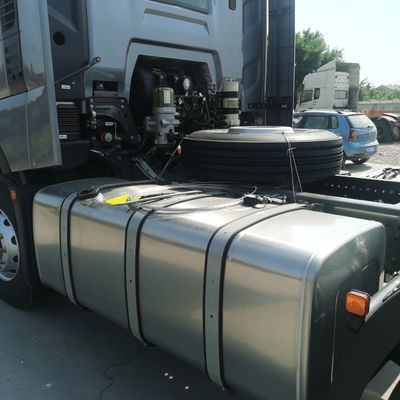 Sinotruk HOWO Max460 Stock Car Top-Selling Truck for ≤5 Seats and Customized Features