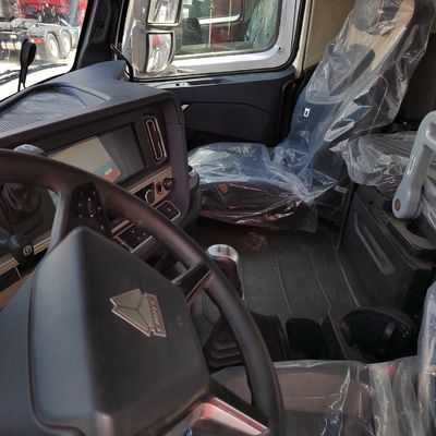 Sinotruk Tractor Trailer with 400L Fuel Tank and Driver Seat Air Suspension Seat