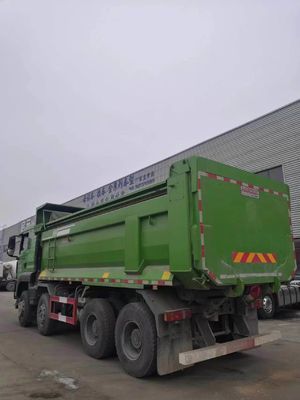 Sinotruk Dump Truck with Engine and Heavy Duty Capacity Seats ≤5 Engine Capacity 4-6L