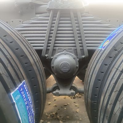 Driver Seat Air Suspension Seat Heavy Duty Towing Tractor Truck 490HP HOWO Customized