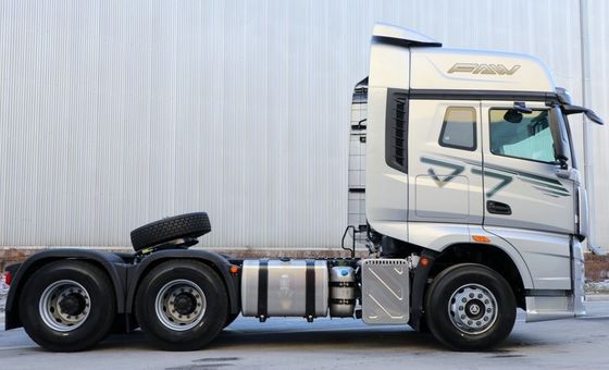 Heavy Duty 6x4 Tractor Towing Vehicle with Air Suspension Seat and Hydraulic Steering