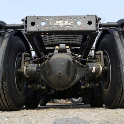 31-40t Load Capacity Heavy Duty Tractor Truck with Air Suspension and 420HP Engine