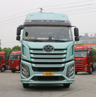 High Torque Used FAW J6V CNG 375/420HP Tractor Truck Head with Multiple Forward Gears