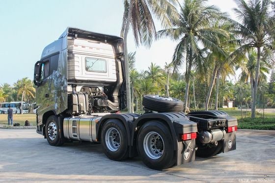 High Torque CNG Tractor with Air Suspension 6.8x2.5x3.8m and Towing Semi Trailer