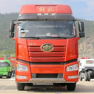 High Load Capacity Used Sinotruk HOWO 450HP 6X4 Trailer Head Tractor Truck in South Africa