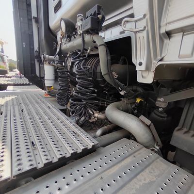 Second Hand Sinotruk Huanghe/ HOWO/ Shacman Towing Semi Trailer Transport Cargo Truck