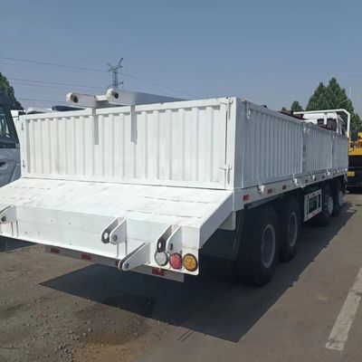 Durable HOWO 371 Dump Truck for Construction 6.8x2.5x3.8m 30-Day Money Back Guarantee