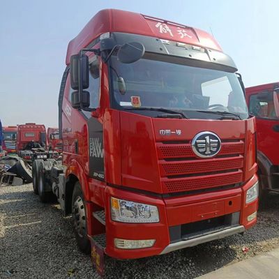 400L Fuel Heavy Duty Tractor Towing Truck with Customized Specifications and Capacity