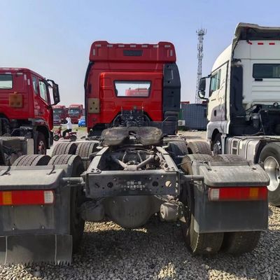 400L Fuel Heavy Duty Tractor Towing Truck with Customized Specifications and Capacity