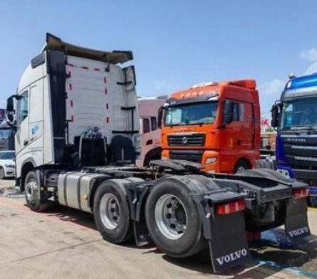 Volvo prime s Used Tractor Upgraded to 460 HP 6X2r National V with Hydraulic Steering