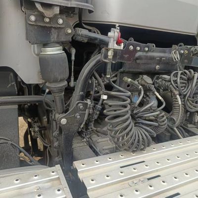 Air Suspension Seat Heavy Duty Tractor Cargo Truck for Long Distance Transportation