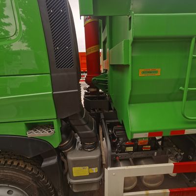 Power-Assisted Shacman 6X4 Garbage Truck on Sinotruk Chassis for 21-30t Load Capacity