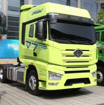 Heavy Duty Tractor Trailer Towing Truck with 400L Fuel Tank and 351-450hp Horsepower