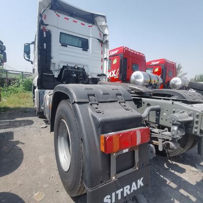Customized Request Heavy Duty HOWO H7 Towing Tractor Truck with 400HP 6.8x2.5x3.8m