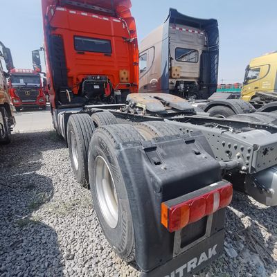 Towing Semi Trailer with Shacman 6X4 Heavy Duty Tractor Tipper and 1000L Fuel Tank