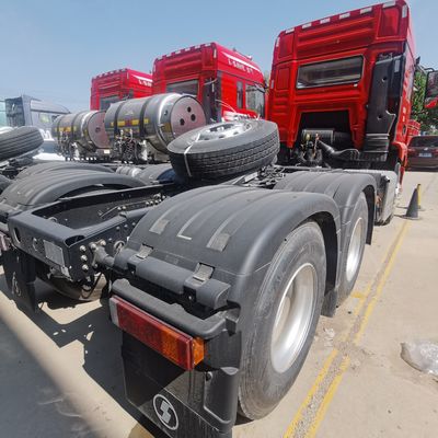 400L Fuel Tank Shacman Tractor Truck with Manual Transmission and Air Suspension Seat