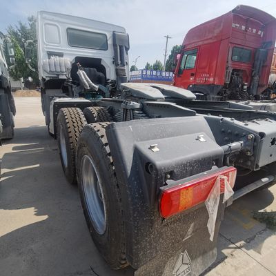 Tubeless Tire Design Air Ride Suspension Tractor Truck for Heavy Duty Towing and Dumping