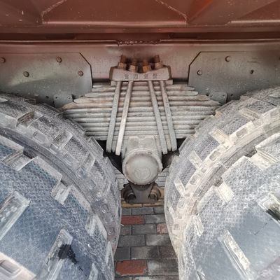 351-450hp Horsepower HOWO 6X4 Truck with Hydraulic Steering and Power Assistance