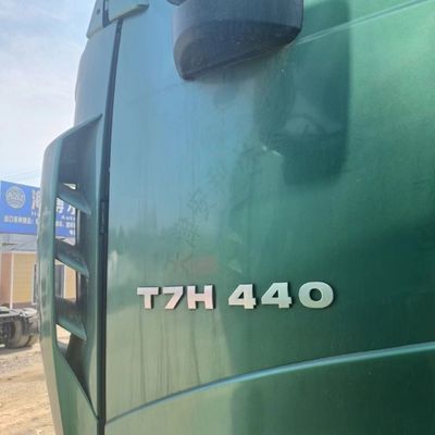 Environmentally Friendly Transportation Truck T7h with Green and Heavy Duty Design