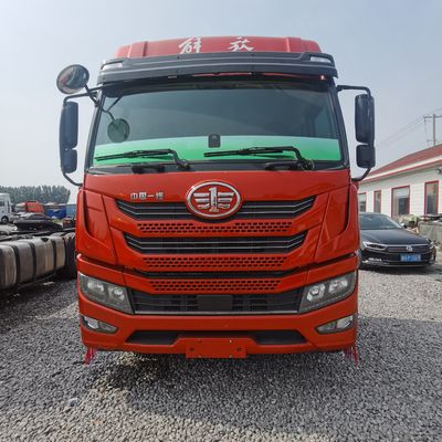 Manual Transmission Type 600L Fuel Capacity Heavy Duty Tractor with Towing Semi Trailer
