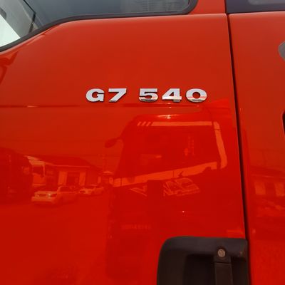 Euro 5 Emission Standard 540HP Heavy Duty 6X4 Tractor Truck with Air Suspension Seat