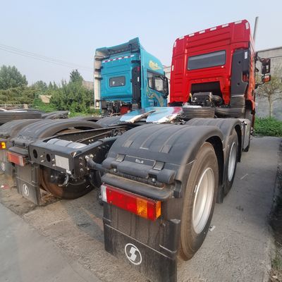 440HP Shacma Heavy Duty Tractor Truck for Towing Semi Trailer Made of Carbon Steel