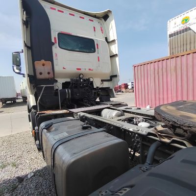 10 Wheeler Tractor Trucks and Transport Trucks with Package Gross Weight 7500.000kg