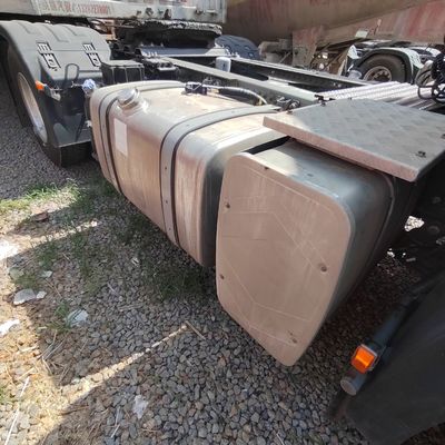 10 Wheeler Tractor Trucks and Transport Trucks with Package Gross Weight 7500.000kg