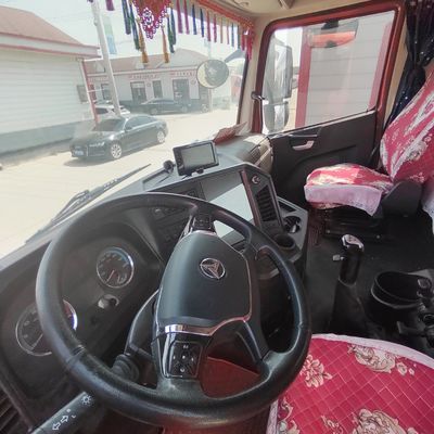 Tyres and Sinotruk Chassis Multifunction Hauler for Port Transportation Customized