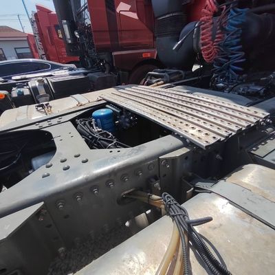 30t Loading Capacity Manual Transmission Type Heavy Duty Sinotruk Chassis Tipper Truck