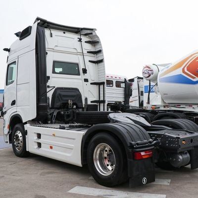 DOT Tire Certified Heavy Duty Commercial Transport Truck for Logistics and Shipping