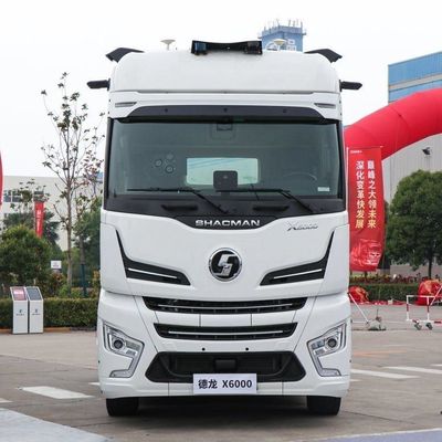 600L Fuel Tank Tractor Truck with Air Suspension Driver Seat and ＞8L Engine Capacity