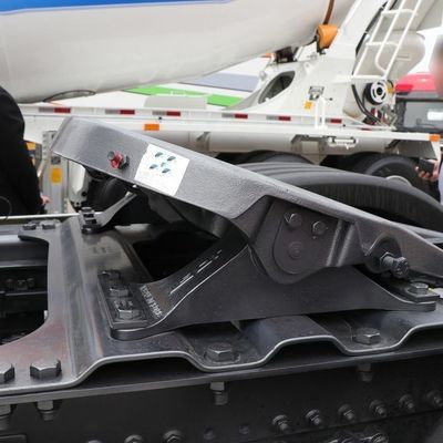 High Capacity Sinotruck Tractor for Towing Semi Trailer Logistics 6 Months Protection