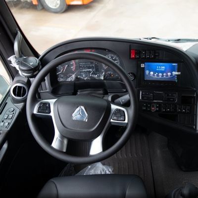 Advanced 31-40t Load Capacity Air Suspension Seat Tractor Truck with 1000L Fuel Tank