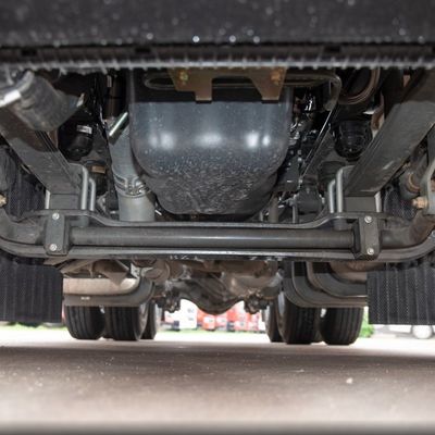 Advanced 31-40t Load Capacity Air Suspension Seat Tractor Truck with 1000L Fuel Tank