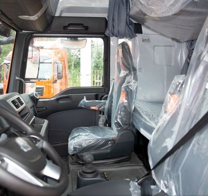 Air Suspension Seat and 600L Fuel Tank Perfect Combination for Towing Semi Trailer
