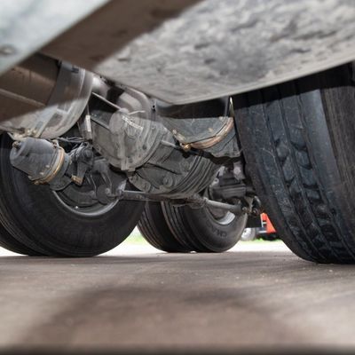Air Suspension Seat and 600L Fuel Tank Perfect Combination for Towing Semi Trailer