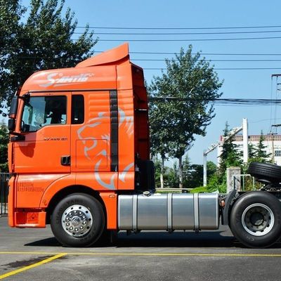 Air Suspension Seat Equipped HOWO Heavy Duty CNG Tractor Truck for Semi Trailer Transport