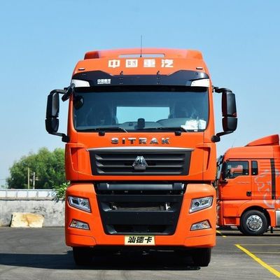 ZZ4257N3247E1H Tubeless Tire Design Sinotruck Heavy Duty Tractor with 1000L Fuel Tank