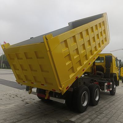 Used 6X4 Dump Truck in Manual Transmission Perfect for Transporting Goods