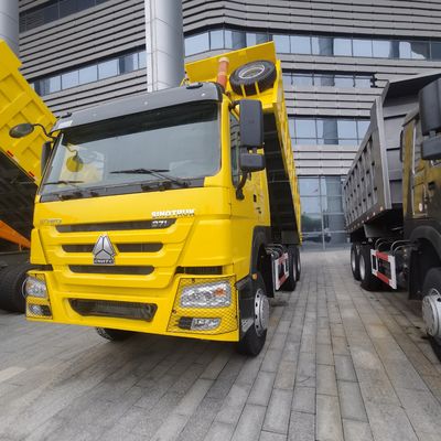 31-40t Heavy Duty Sinotruck Tipper with Hydraulic Steering and 50t Loading Capacity