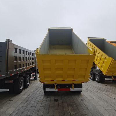 31-40t Heavy Duty Sinotruck Tipper with Hydraulic Steering and 50t Loading Capacity