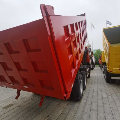 Sinotruck Heavy Duty Transport Truck with Hydraulic Steering and 30t Loading Capacity
